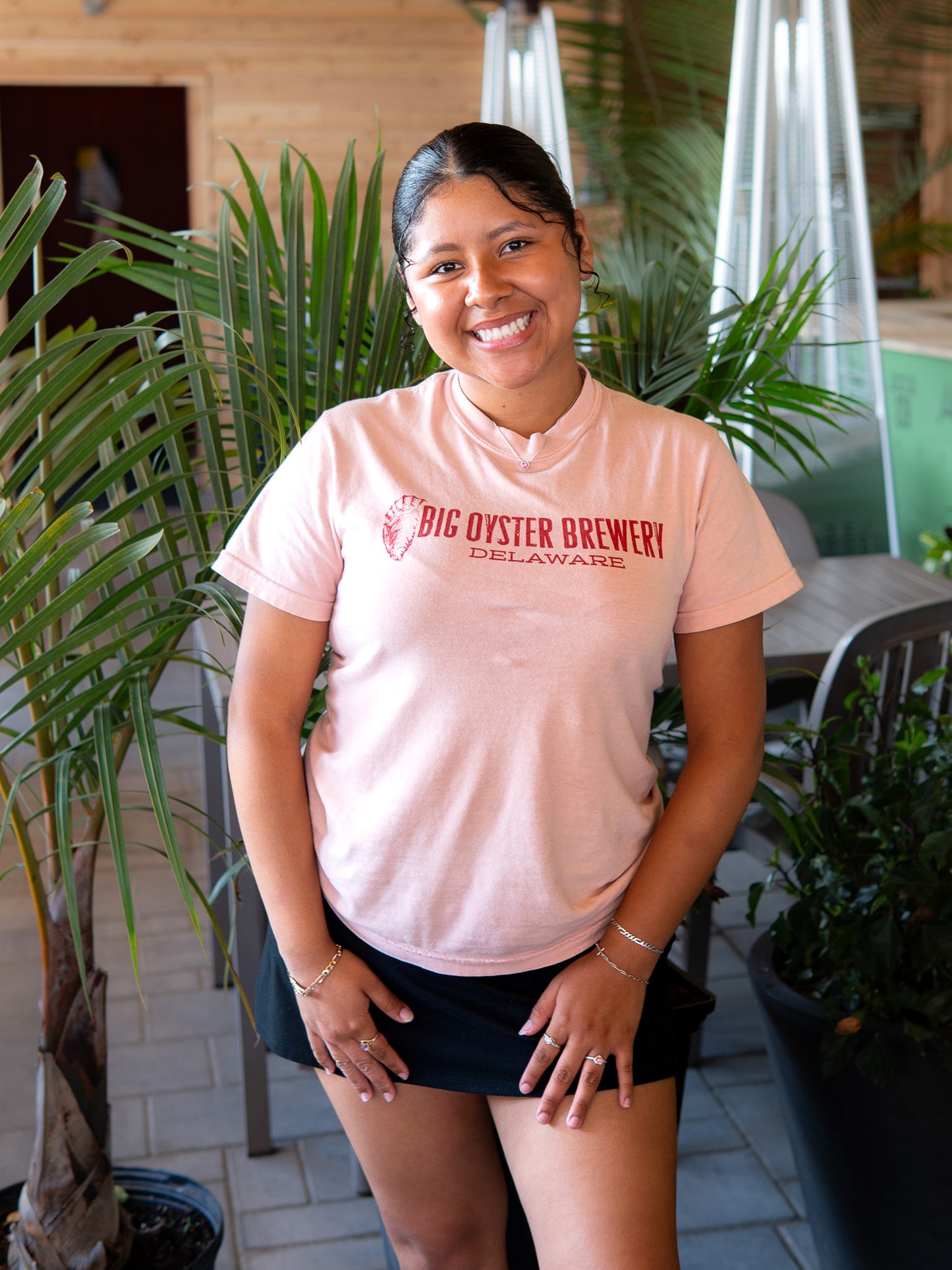 Big Oyster Rake Logo T-shirt - Peachy